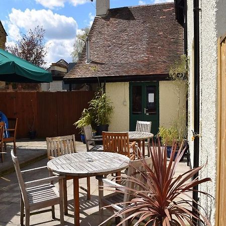 Sir Douglas Haig Inn Effingham Esterno foto