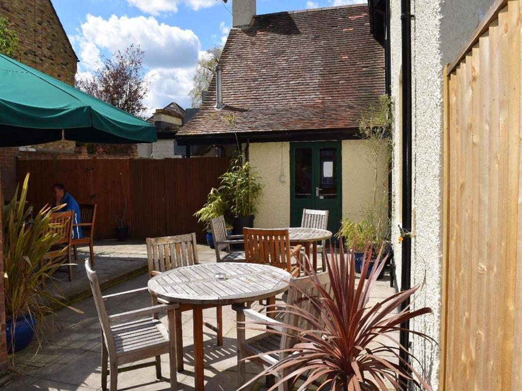 Sir Douglas Haig Inn Effingham Esterno foto