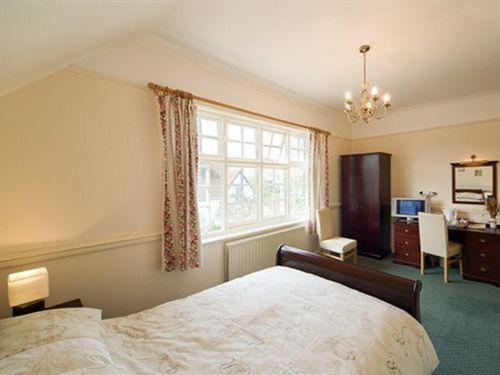 Sir Douglas Haig Inn Effingham Esterno foto